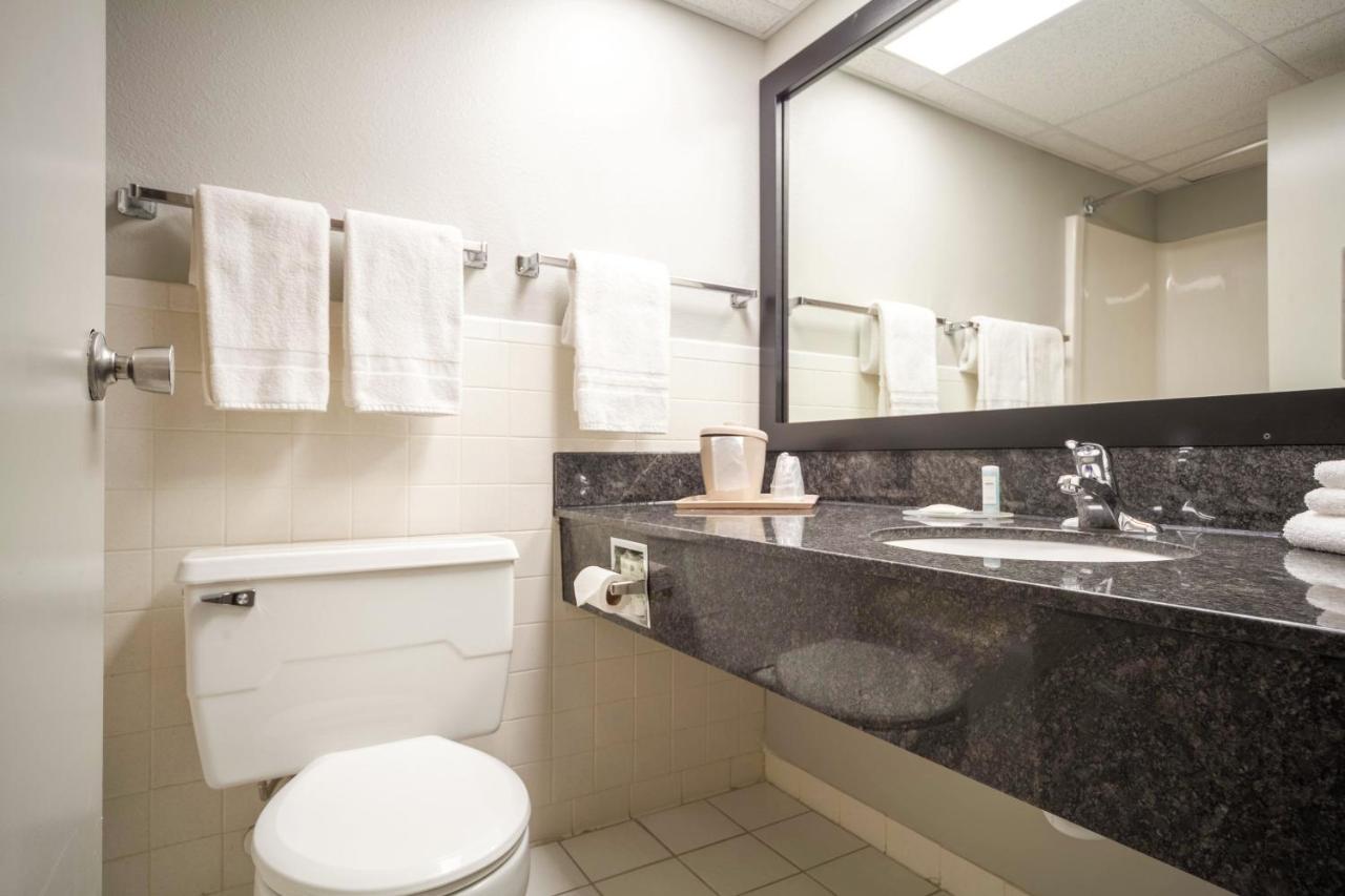 Quality Inn And Conference Center I-80 Grand Island Doniphan Экстерьер фото