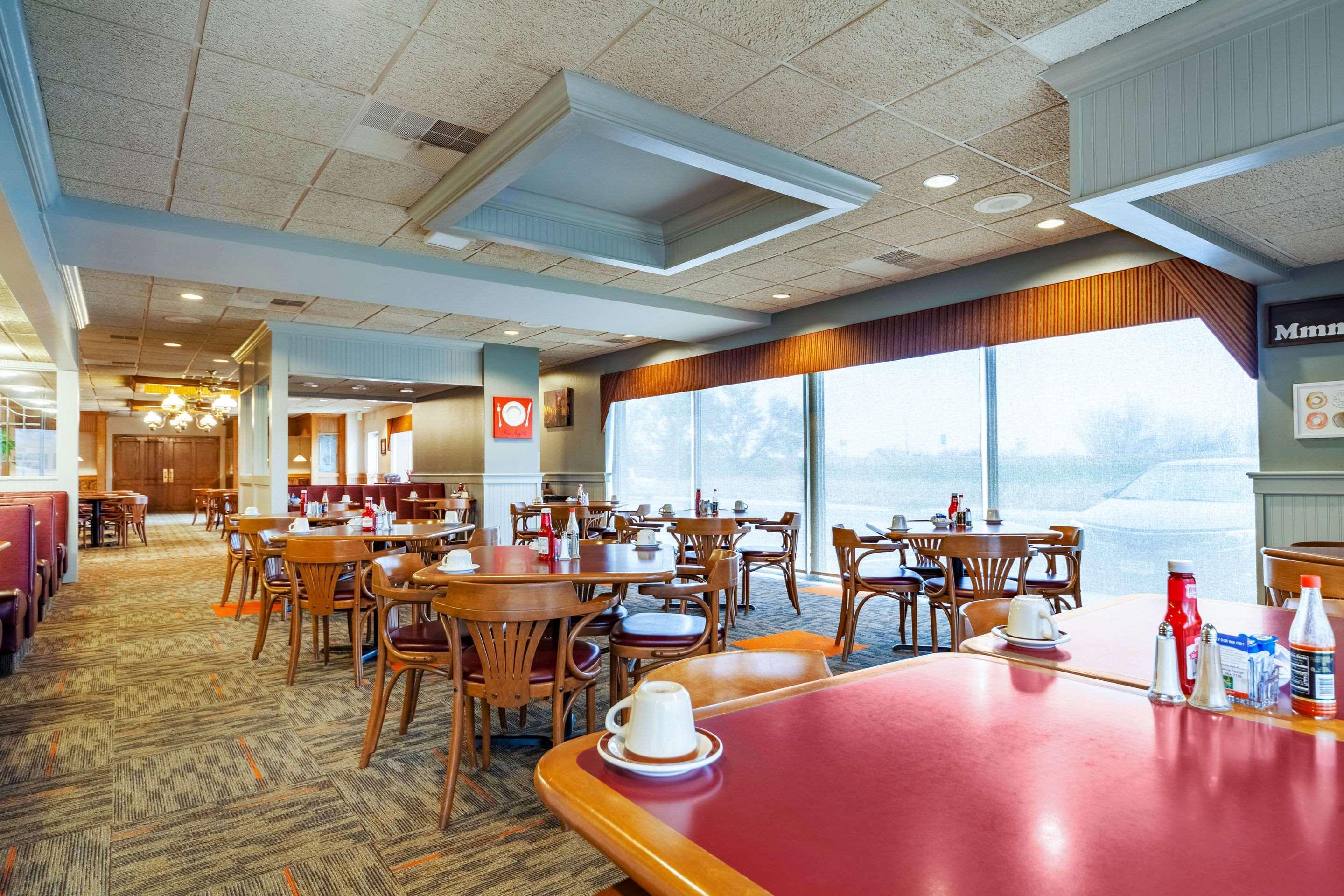 Quality Inn And Conference Center I-80 Grand Island Doniphan Экстерьер фото