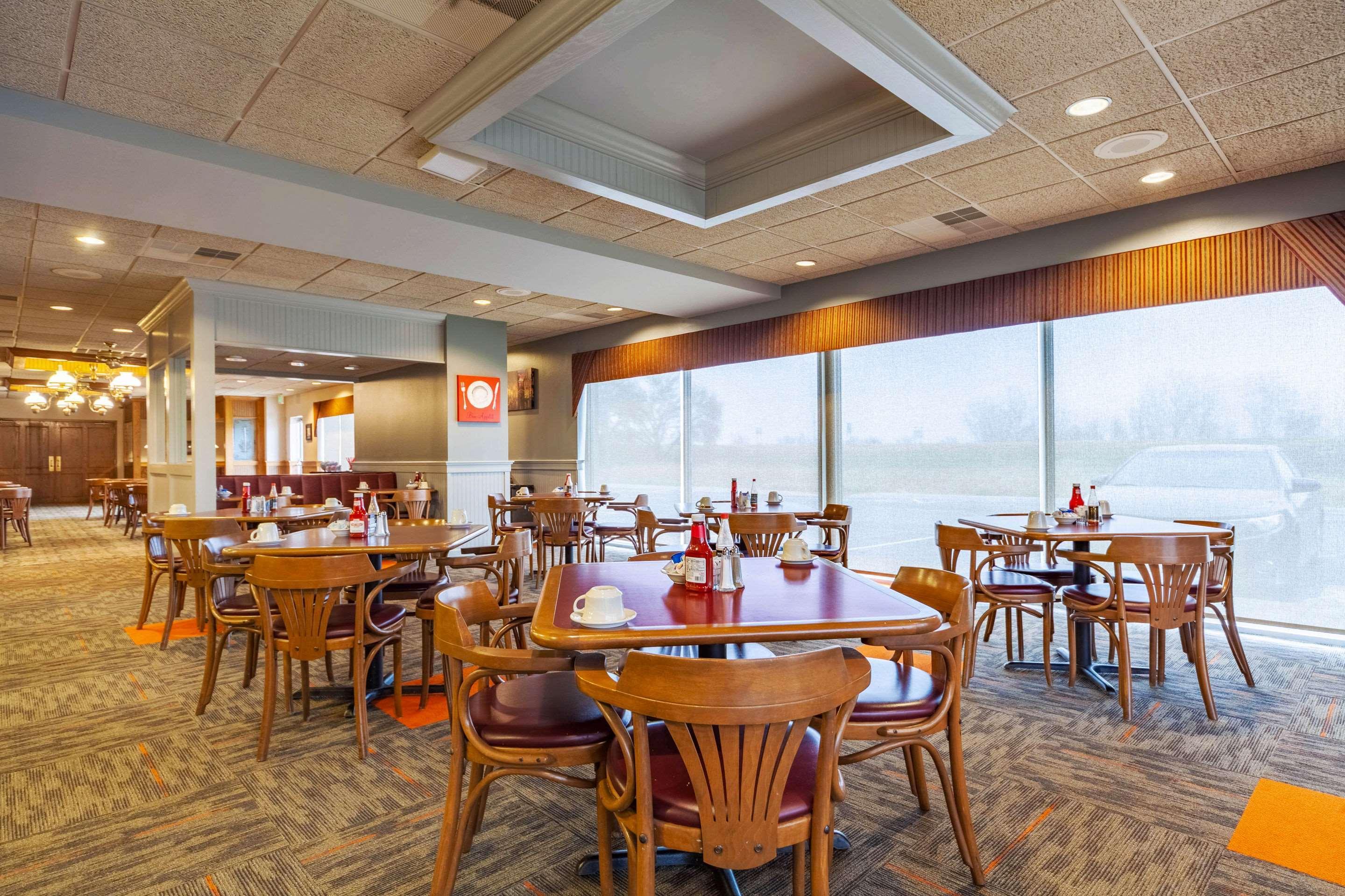 Quality Inn And Conference Center I-80 Grand Island Doniphan Экстерьер фото